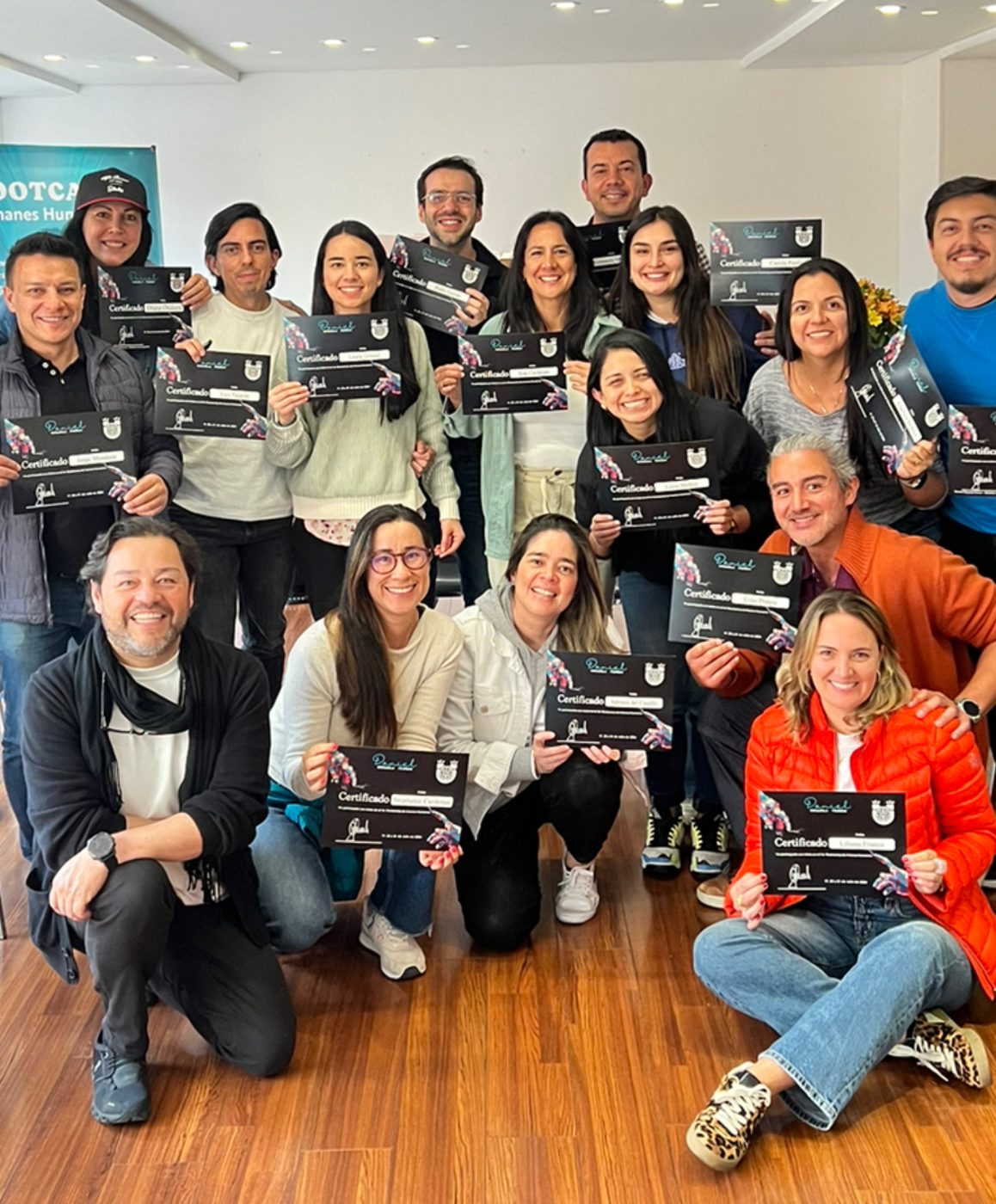 Grupo graduado con certificados
